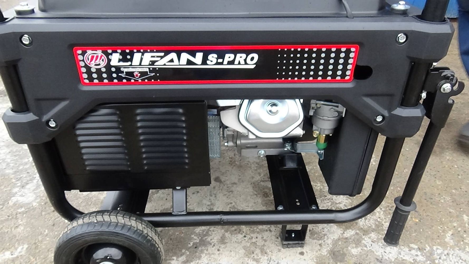 Бензиновый генератор Lifan S-PRO 5500